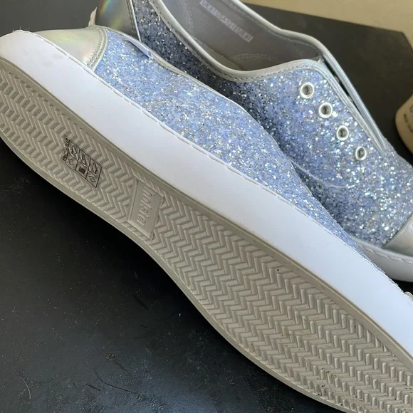 Holster slip on sneaker. Diaz Silver euro 41 ( fits 9.5) never worn. - Picture 2 of 5